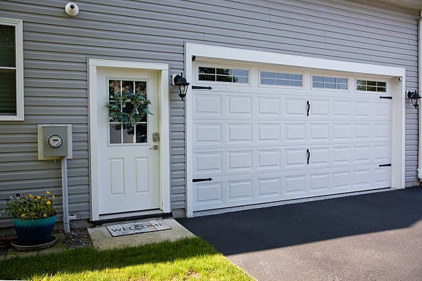 24/7 Emergency Garage Door Panel Replacement experts in Athens County County, OH